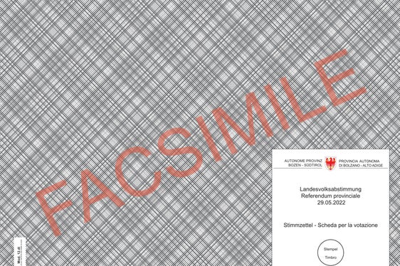Außenansicht des Wahlzettels für die Landesvolksabstimmung am 29. Mai 2022 (Facsimile: Südtiroler Landtag)