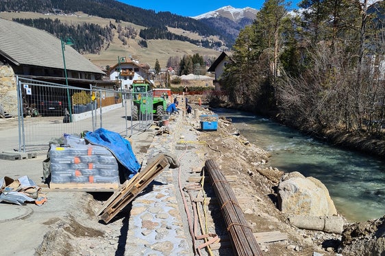 Das Landesamt für Wildbachverbauung Ost hat die Arbeiten zur Sicherung der Rienz in Toblach aufgenommen. (Foto: LPA/Amt für WIldbach- und Lawinenverbauung Ost)