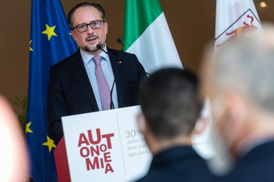Als Erfolgsmodell für die friedliche Lösung von Minderheitenkonflikten hat Österreichs Außenminister Alexander Schallenberg Südtirols Autonomie auch vor dem Hintergrund des Ukrainekrieges bezeichnet. (Foto: LPA/Ivo Corrà)