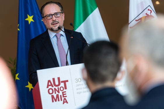 Als Erfolgsmodell für die friedliche Lösung von Minderheitenkonflikten hat Österreichs Außenminister Alexander Schallenberg Südtirols Autonomie auch vor dem Hintergrund des Ukrainekrieges bezeichnet. (Foto: LPA/Ivo Corrà)