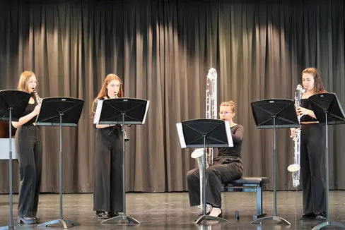 Sechs Trägerinnen des Leistungsabzeichen in Silber und Gold bilden das Klarinettenensemble Le sexieme clarinette (im Bild). (Foto: Johann Finatzer)