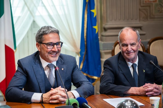 Il presidente della Provincia Arno Kompatscher (a sinistra) e il ministro Roberto Calderoli hanno definito la riforma un passo importante nell'evoluzione dell'Autonomia. (Foto: USP/Ivo Corrà)