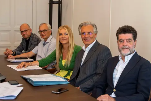 Gli attuali membri dell'Agenzia per la contrattazione collettiva: nella foto (da destra) Domenico Laratta, il presidente Hermann Troger e Brunhild Pircher. Il loro mandato scade alla fine della legislatura, ma potrà essere rinnovato. (Foto: ASP/Fabio Brucculeri)