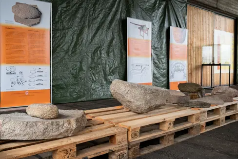 Macine e mulini, tutti reperti archeologici provenienti dall’Alto Adige, sono stati esposti a Frangarto in occasione della Giornata europea del Patrimonio (Foto: ASP/Manuela Tessaro)