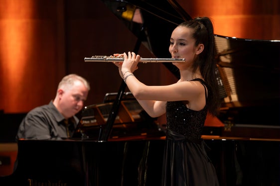 Querflötistin Chantal Ramona Veit, begleitet von Andreas Benedikter am Klavier. (Foto: LPA/Daniel von Johnston)