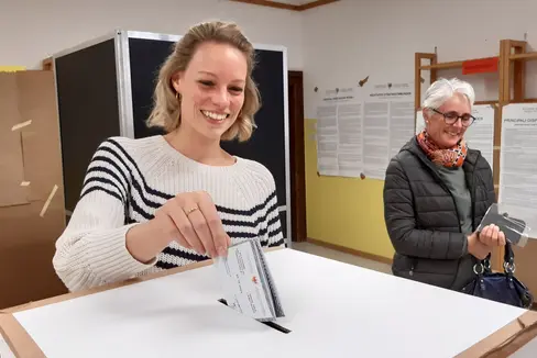 Südtirol hat gewählt: 71,5 Prozent der Wahlberechtigten haben bei den Landtagswahlen 2023 ihre Stimme abgegeben. Die höchste Wahlbeteiligung verzeichnete Vöran mit 86,6 Prozent. (Foto: LPA/Guido Steinegger)