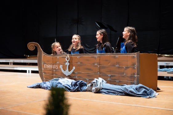 Das Ensemble Die Ienanaias setzt sich zusammen aus (von links) Marie Leimgruber, Katharina Maria Anna Kager, Valeria Dal Pai und Magdalena Antonia Kager. Die Schülerinnen der Musikschule Überetsch/Mittleres Etschtal sind erfolgreich in der Wertungskategorie Ensemble kreativ“ angetreten.