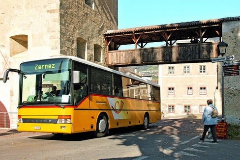 PostAuto SpA gestisce i servizi di trasporto pubblico sulla tratta Zernez - Malles per conto del Cantone dei Grigioni (Foto: postauto.ch/Comune di Malles)
