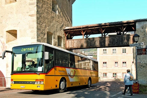 PostAuto SpA gestisce i servizi di trasporto pubblico sulla tratta Zernez - Malles per conto del Cantone dei Grigioni (Foto: postauto.ch/Comune di Malles)