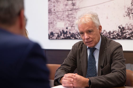 Alberto Rizzo, Kabinettchef des Justizministeriums, im Gespräch mit Landeshauptmann Kompatscher (Foto: LPA/Fabio Brucculeri)