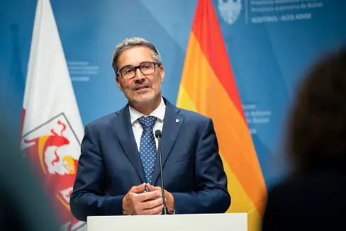 Il 24 giugno, su proposta del presidente Kompatscher, la Giunta provinciale ha approvato un emendamento al disegno di legge n.44/2025 per favorire l’acquisto di prodotti agricoli locali in linea con i principi di sostenibilità. (Foto: USP/Fabio Brucculeri)