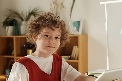 I jogn dess imparé de se orienté te nosc contest sozio-economich, cultural y digital. (Foto: Pexels)