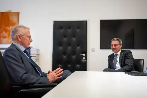 Nella mattinata di martedì 16 dicembre, il presidente della Provincia autonoma di Bolzano, Arno Kompatscher, ha accolto nel suo ufficio a Palazzo Widmann il commissario del Governo Vito Cusumano per un ultimo incontro ufficiale, prima che il prefetto assuma incarico all’Aquila. (Foto: USP/Fabio Brucculeri)