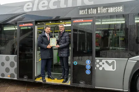 La collaborazione del Dipartimento mobilità con la Fiera di Bolzano ha come obiettivo di viaggiare in modo sostenibile e di promuovere l'utilizzo dei mezzi pubblici. (Foto: Fiera Bolzano/Marco Parisi)