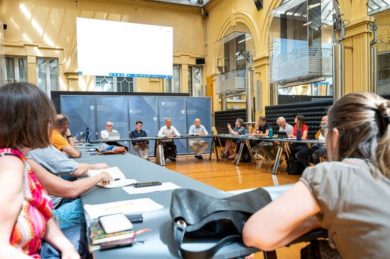 Land und Gewerkschaften am Verhandlungstisch: In Bozen wurde am 17. Juni über die strukturelle Gehaltserhöhung für die öffentlichen Bediensteten gesprochen. (Foto: LPA/Fabio Brucculeri)
