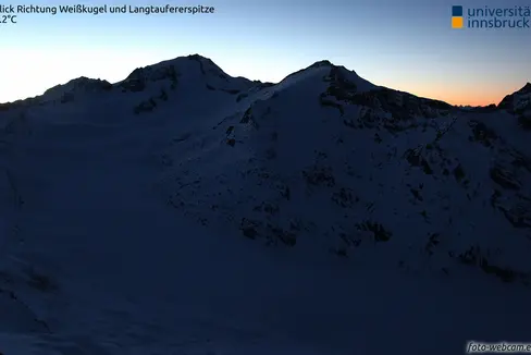 Il progetto Interreg Glacier Inventory Alto Adige-Tirolo GLISTT è considerato dalla Commissione Europea come uno dei pionieri nella protezione del clima. L'immagine mostra un'istantanea della webcam sull'Hintereisferner con vista verso la Palla Bianca e il Langtaufererspitze. (Foto: Agenzia per la Protezione civile/Progetto Interreg GLISST)