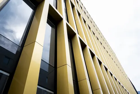 Il 26 novembre, nel Palazzo provinciale 8 (nella foto), l'assessora provinciale al Personale Magdalena Amhof presenterà i dettagli dell'adeguamento mensile all'inflazione degli stipendi del pubblico impiego. (Foto: USP/Manuela Tessaro)