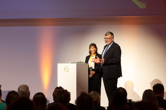 Stellten die Ziele des Klimaplans vor: (v.l.) Die Präsidentin der Expertenkommission Viganò und der wissenschaftliche Koordinator Gottfried Tappeiner. (Foto: LPA/Luca Guadagnini)