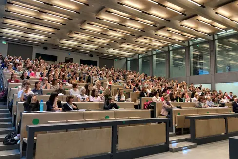 Alla “Brima Primar”, conferenza sulla didattica della matematica a Bressanone, circa 400 partecipanti hanno ricevuto consigli per la prima educazione matematica nella scuola dell’infanzia e primaria. (Foto: ASP/Direzione istruzione e formazione tedesca/Anna Uhl)
