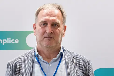 Josef Hofer dirige la Ripartizione Informatica della Provincia dalla primavera del 2021. Oggi è stato confermato nel suo incarico dalla Giunta provinciale. (Foto: ASP)