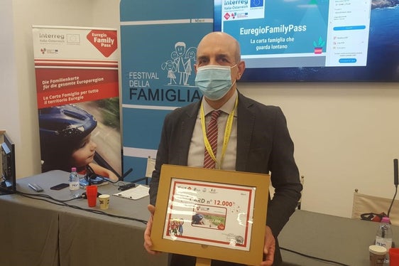 Der Generaldirektor der Familienagentur des Trentino, Luciano Malfer, hat heute über das Erfolgsprojekt EuregioFamilyPass gesprochen. (Foto: LPA Trient)
