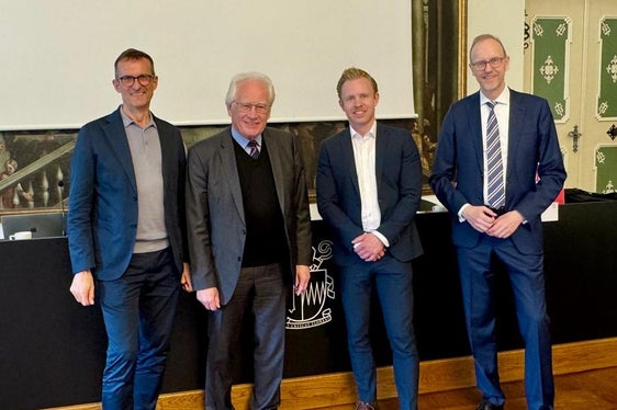 Zentrale Akteure der Sitzung in Neustift (v. l.): Martin Holzner (Direktor der Pädagogischen Abteilung der Deutschen Bildungsdirektion), Staatssekretär a. D. Dr. Josef Lange (Vorsitzender des Rats für deutsche Rechtschreibung), Dr. Marco Gierke (Leitung Geschäftsstelle des Rats für deutsche Rechtschreibung), Prof. Dr. Henning Lobin (Direktor des Leibnitz-Institut für Deutsche Sprache in Mannheim). (Foto: LPA/Pädagogische Abteilung der Deutschen Bildungsdirektion)