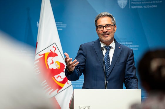 L'istituzione del premio Merit Ladin è stata una delle delibere assunte dalla Giunta provinciale che il presidente Arno Kompatscher ha presentato nella conferenza stampa del 29 luglio (Foto: USP/Fabio Brucculeri)