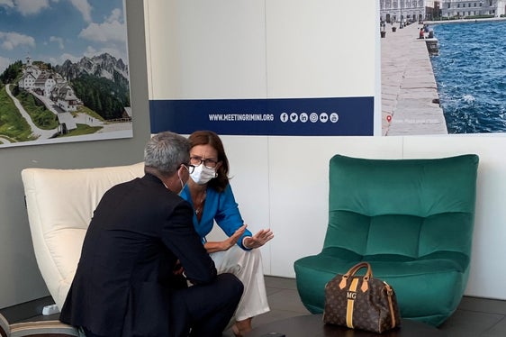 Landeshauptmann Kompatscher im Gespräch mit Ministerin Gelmini (Foto: LPA/Elisa Gentile)