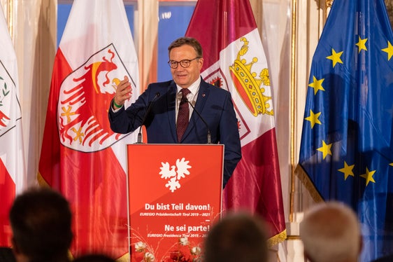 Il presidente dell'Euregio, Günther Platter, nel corso del suo intervento (Foto: Land Tirol/ Sedlak)