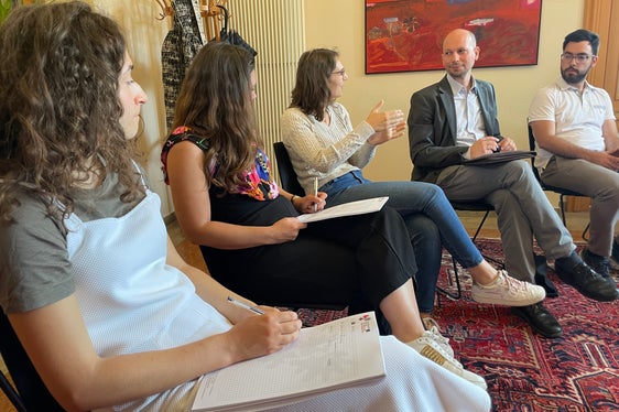 Diskussionsrunde mit den Akademie-Teilnehmenden (Foto: Euregio/Donagrandi)