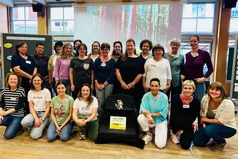 Rund 20 Mitarbeiterinnen in Öffentlichen Bibliotheken haben an einem Workshop teilgenommen, bei dem es um Geschichtenzauber für die Allerkleinsten ging. (Foto: LPA/Amt für Bibliotheken und Lesen/Sigrid Klotz)