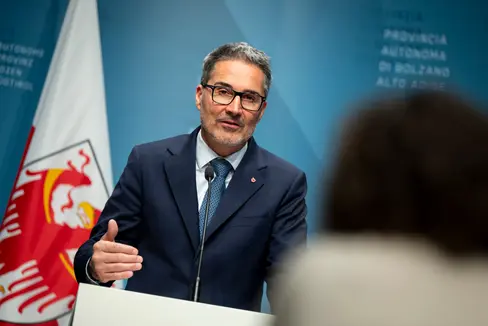 Landeshauptmann Arno Kompatscher stellte heute einen weiteren wichtigen Schritt vor, um das Land Südtirol digital resilienter zu machen, die Cyber-Sicherheits-Governance. (Foto: LPA/Fabio Brucculeri)