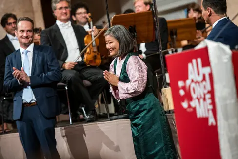 Apprezzamento per l'Autonomia dell'Alto Adige come modello per il mondo: (da sinistra) Oliver Paasch, Thinlay Chukki. (Foto: LPA/Ivo Corrá)