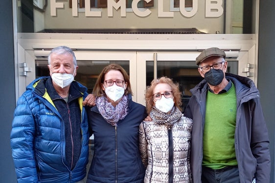 Peroni setzt mit 'The Red House' mehr als nur ein Zeichen: Jurymitglied Carlo Zanella, Koordinatorin Elisabeth Berger, Jurymitglieder Ingrid Beikircher und Roland Dellagiacoma (v.l.). (Foto: LPA)