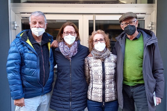 Peroni setzt mit 'The Red House' mehr als nur ein Zeichen: Jurymitglied Carlo Zanella, Koordinatorin Elisabeth Berger, Jurymitglieder Ingrid Beikircher und Roland Dellagiacoma (v.l.). (Foto: LPA)