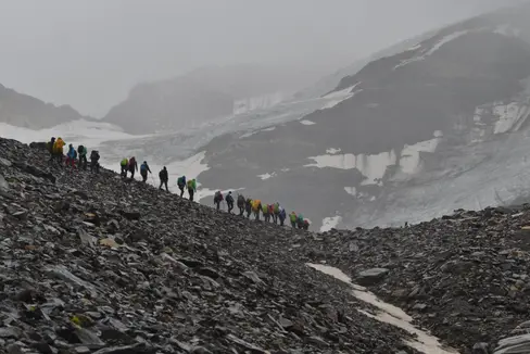 Escurscion su l camp de dlaciologia sun l Jëuf de Stilfs. (Foto: USP/Christian Aspmair)