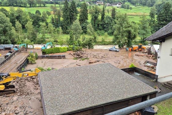 I temporali con forti piogge hanno provocato colate detritiche in tre torrenti della Val Passiria; l'immagine mostra la colata detritica del Rio del Masso dei Tovi poco prima di San Martino in Passiria. (Foto: USP/Ufficio Sistemazione bacini montani ovest dell'Agenzia per la Protezione civile)