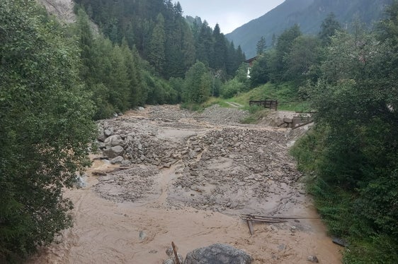 An die 3000 Kubikmeter Murmaterial hat der Hölderlegraben nach dem Starkregenereignis gestern bis zum Zusammenfluss mit der Plima mitgeführt. (Foto: LPA/Landesamt für Wildbach- und Lawinenverbauung West)