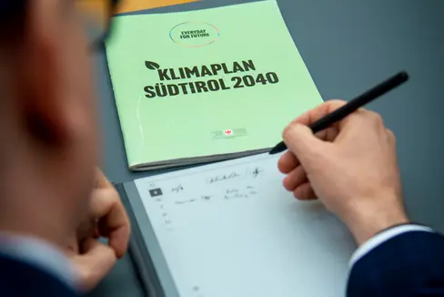 In Kürze fällt der Startschuss für den Klimabürgerrat und das Stakeholder Forum Klima. In einer Pressekonferenz am 25. Jänner werden die beiden Beteiligungsformate zum Klimaplan Südtirol 2040 präsentiert. (Foto: LPA/Fabio Brucculeri)