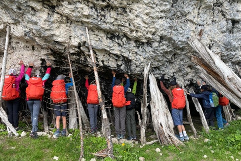 Il progetto degli Junior Ranger nei parchi naturali dell'Alto Adige tornerà anche nell'estate 2026: i bambini impareranno a rapportarsi con la natura e a comportarsi in sicurezza in montagna. (Foto: USP/Ufficio Natura)
