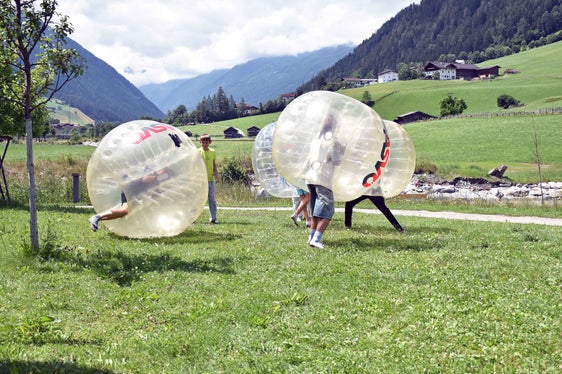 Beim EuregioSportCamp haben die Jugendlichen die Möglichkeit, neue Sportarten auszuprobieren. (Foto: Land Tirol/Hörmann)