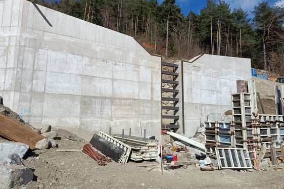 Il nuovo bacino di ritenzione lungo il fossato Horner a Vandoies sarà completato a breve. (Foto: USP/Ufficio Sistemazione bacini montani Est/Andreas Unterberger)
