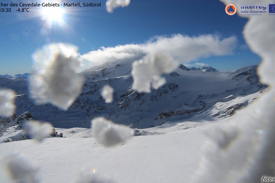 Occhi sui ghiacciai: Le webcam installate nell'ambito del progetto Interreg GLISTT tengono d'occhio i ghiacciai, nella foto il Langenferner questa mattina (Fonte: sito web Interreg progetto GLISTT)