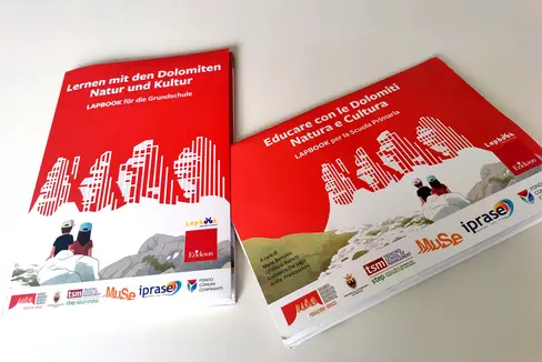 Il Lapbook è disponibile per le scuole primarie e secondarie dell'Alto Adige. (Foto: USP/Ripartizione Natura, paesaggio e sviluppo del territorio)