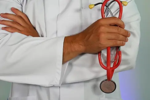 A febbraio vengono organizzati corsi intensivi di preparazione con successiva simulazione dell'esame di ammissione per le università austriache di medicina e odontoiatria. È possibile iscriversi a partire dal 2 gennaio 2023. Il numero di posti disponibile è limitato (Foto: Unsplash)