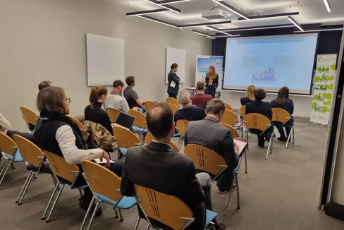 L'incontro di oggi della rete Green Mobility ha riguardato la gestione della mobilità nelle aziende. Secondo l'Agenzia delle entrate, le e-bike possono essere fornite esentasse ai dipendenti (Foto: STA/Pozzo)