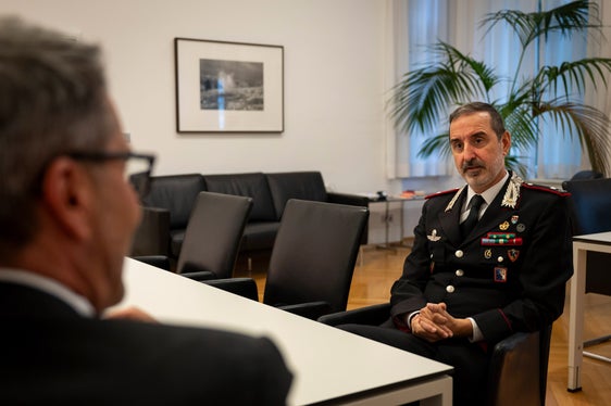 Il nuovo comandante della Legione Carabinieri Trentino-Alto Adige ricevuto a Palazzo Widmann dal presidente della Provincia, Arno Kompatscher. (Foto: USP/Fabio Brucculeri)