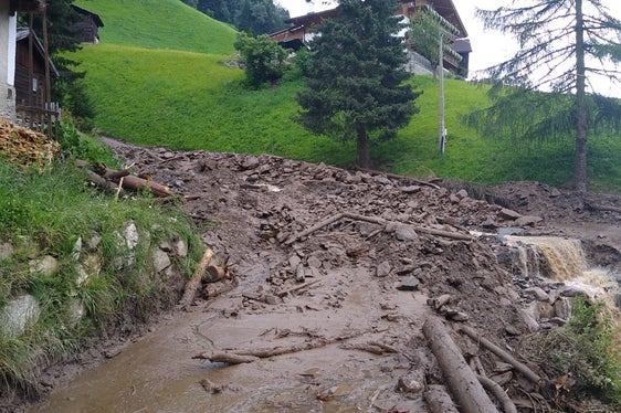 A Rio dei Molini venerdì sera (6 agosto) si sono verificate delle frane. I Bacini montani e i vigili del fuoco volontari lavorano alla messa in sicurezza. (Foto: Protezione civile/Bacini montani Est)