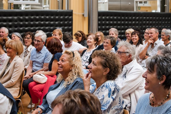 Nel 2025, 330 dipendenti pubblici provinciali sono andati in pensione, dopo una carriera ben meritata, e il 4 giugno sono stati salutati con una cerimonia ufficiale. (Footo: USP/Bernhard Aichner)