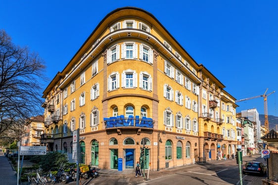 Consueta pausa estiva per il Centro Trevi-Trevilab, la biblioteca provinciale Claudia Augusta e la Mediateca multilingue a Merano. La riapertura al pubblico è prevista per lunedì 21 agosto. (Foto: ASP/Daldos)